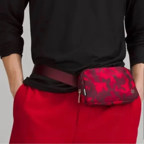 🍋 LULULEMON Lunar New Year Rabbit Everywhere Belt Bag 1L RARE FIND LAST CHANCE - Picture 9 of 12